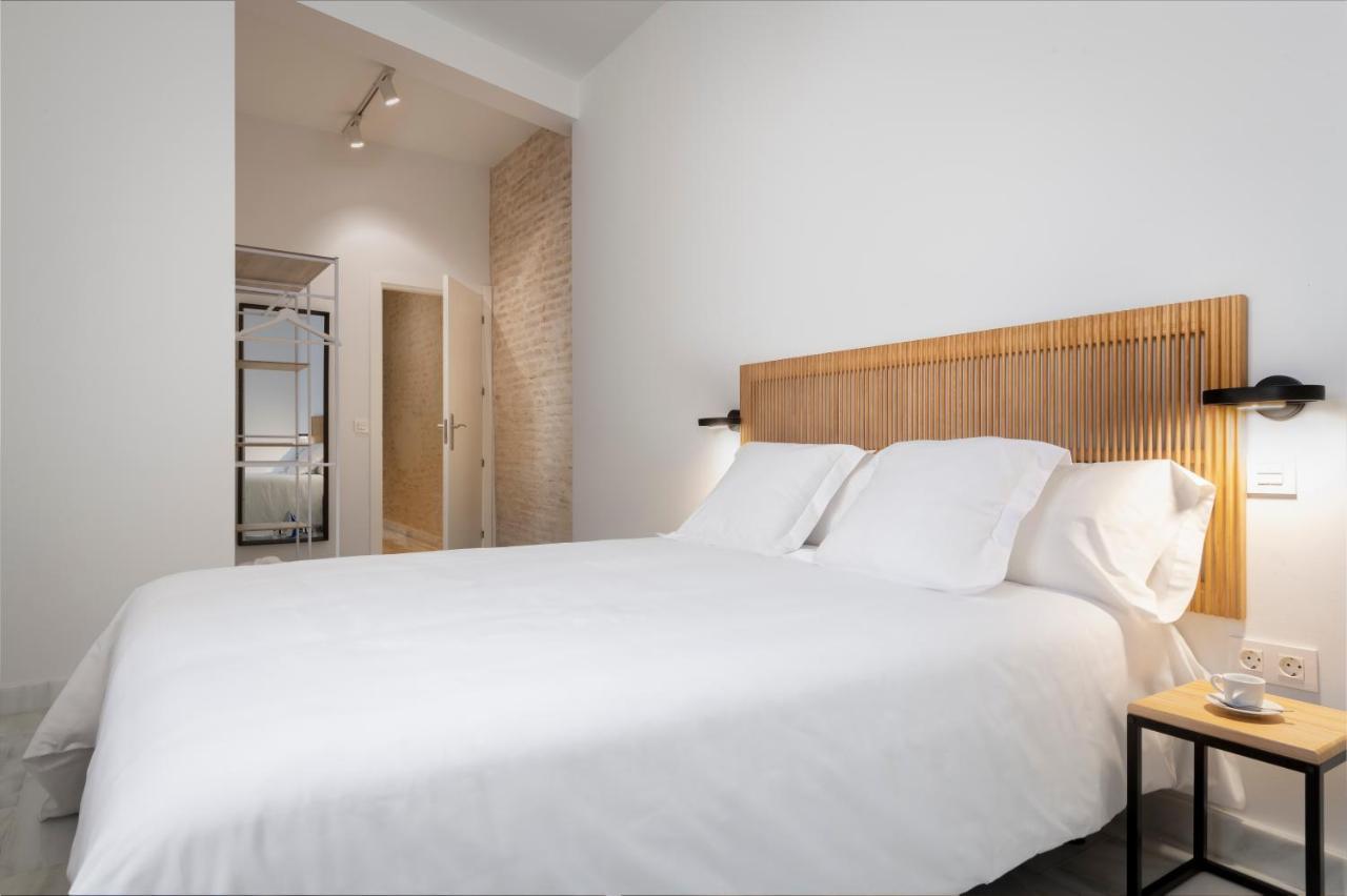 Magno Apartments San Gil - Shared Jacuzzi Севиля Екстериор снимка