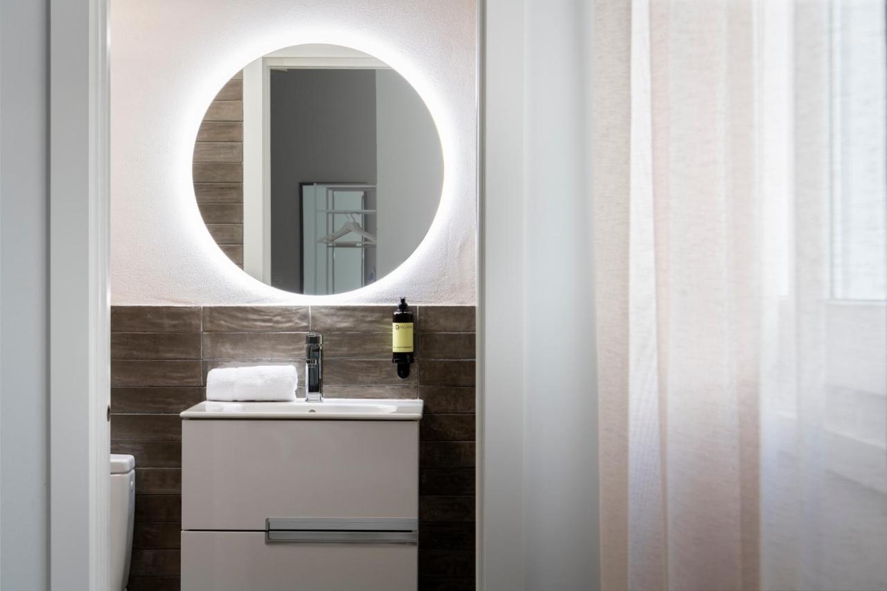 Magno Apartments San Gil - Shared Jacuzzi Севиля Екстериор снимка
